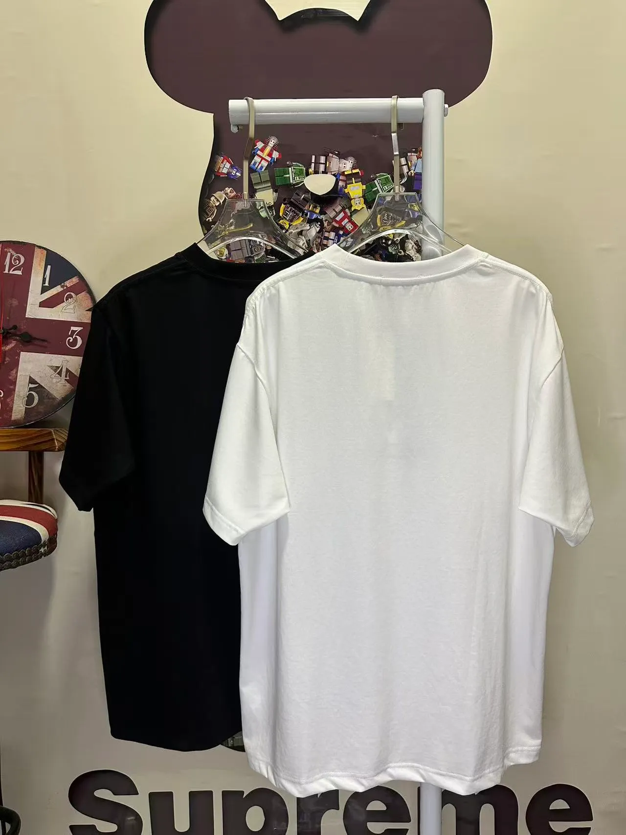 P85💰New spring and summer styles 🔥🔥🔥 New products Exclusive global limited edition for men and women Same Style! Panda🐼panda~ Embroidered heavy cotton back with AMI embroidery in the same color. Loose and wide version heavy cotton half-sleeved T-shirt. Washing method: Please wrap pure cotton products in a laundry bag inside out for quick machine wash in cold water! ! Do not soak in warm water for washing! Color: Black White SIZE: S-XXL